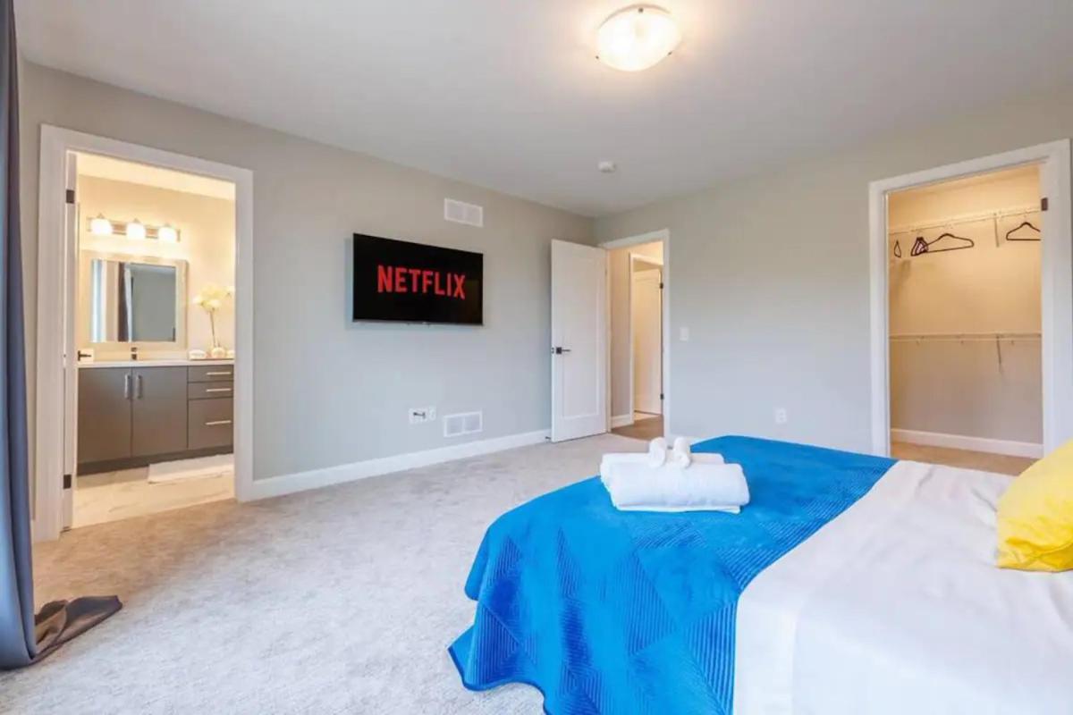 Appartamento Modern 3bdr 3 Bath, Garage, Backyard, Theater *