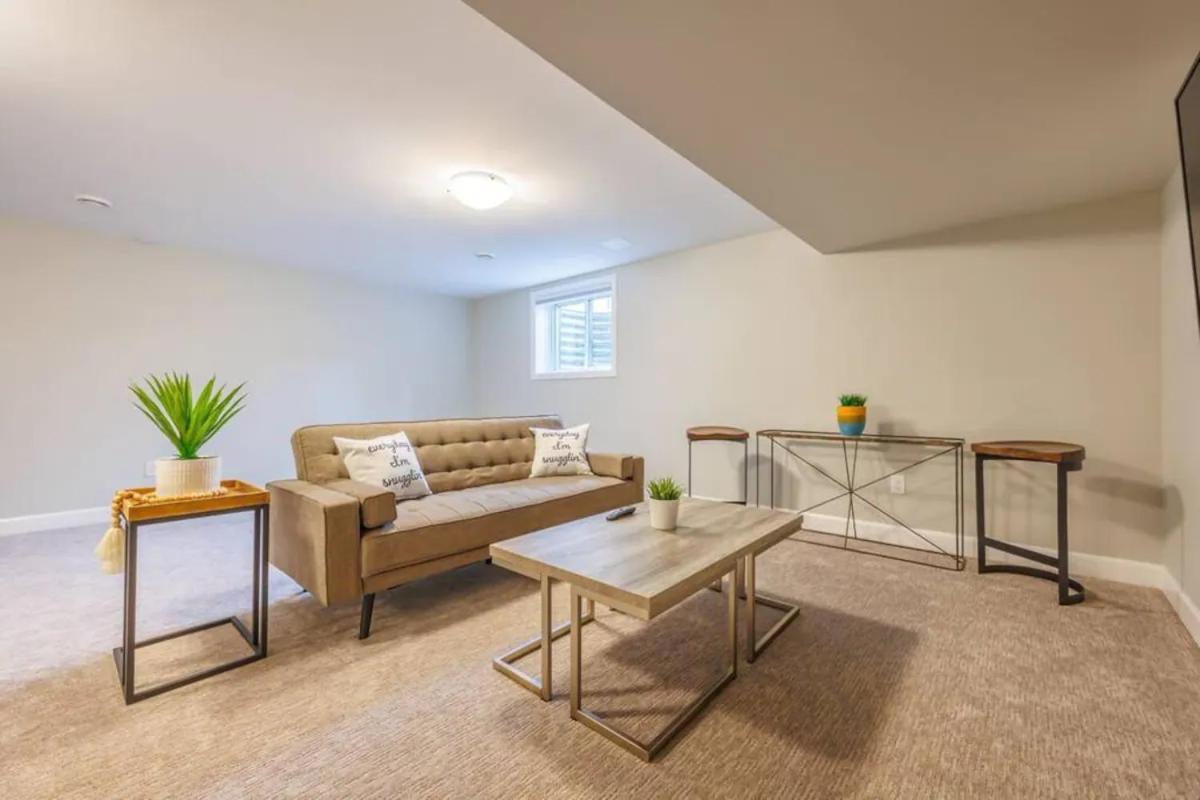 Appartamento Modern 3bdr 3 Bath, Garage, Backyard, Theater Niagara Falls